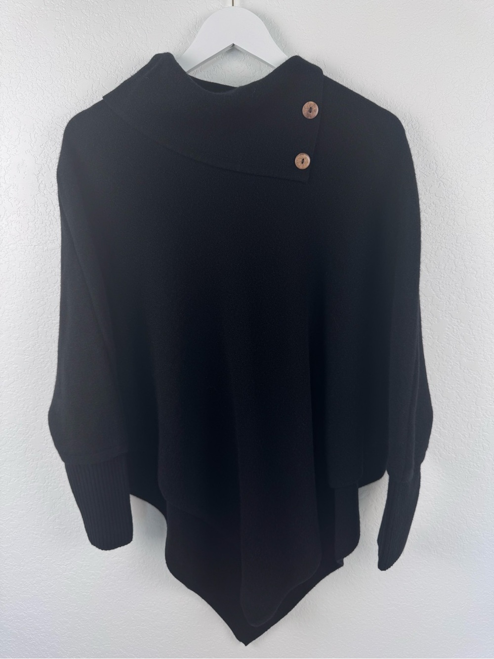 Ecuador Alpacas Black Button-Accent Women's Sweater Poncho